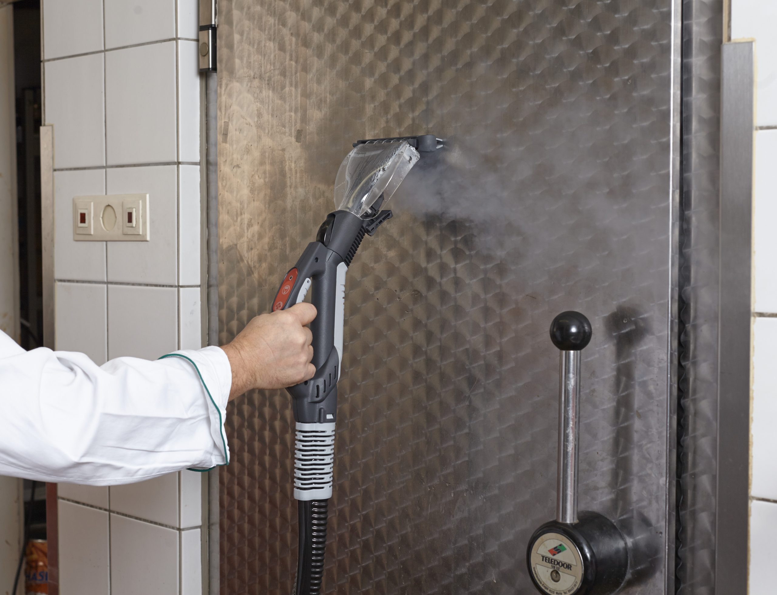 Cold Room Cleaning with TPA Steam Technology: How Much Is Your Current Method Really Costing You?